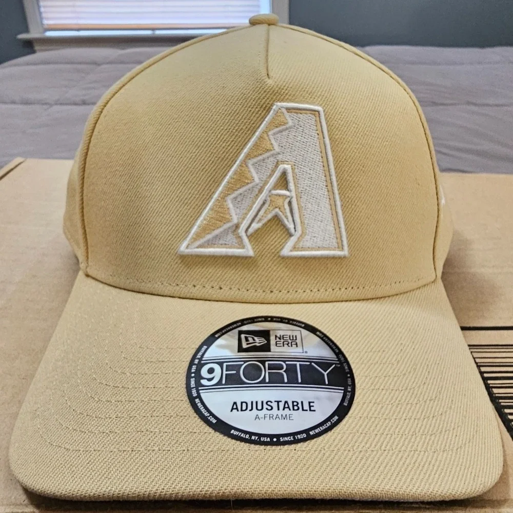 New Era® MLB Arizona Diamondbacks 9FORTY™ A-Frame Adjustable Hat‎ in Tan